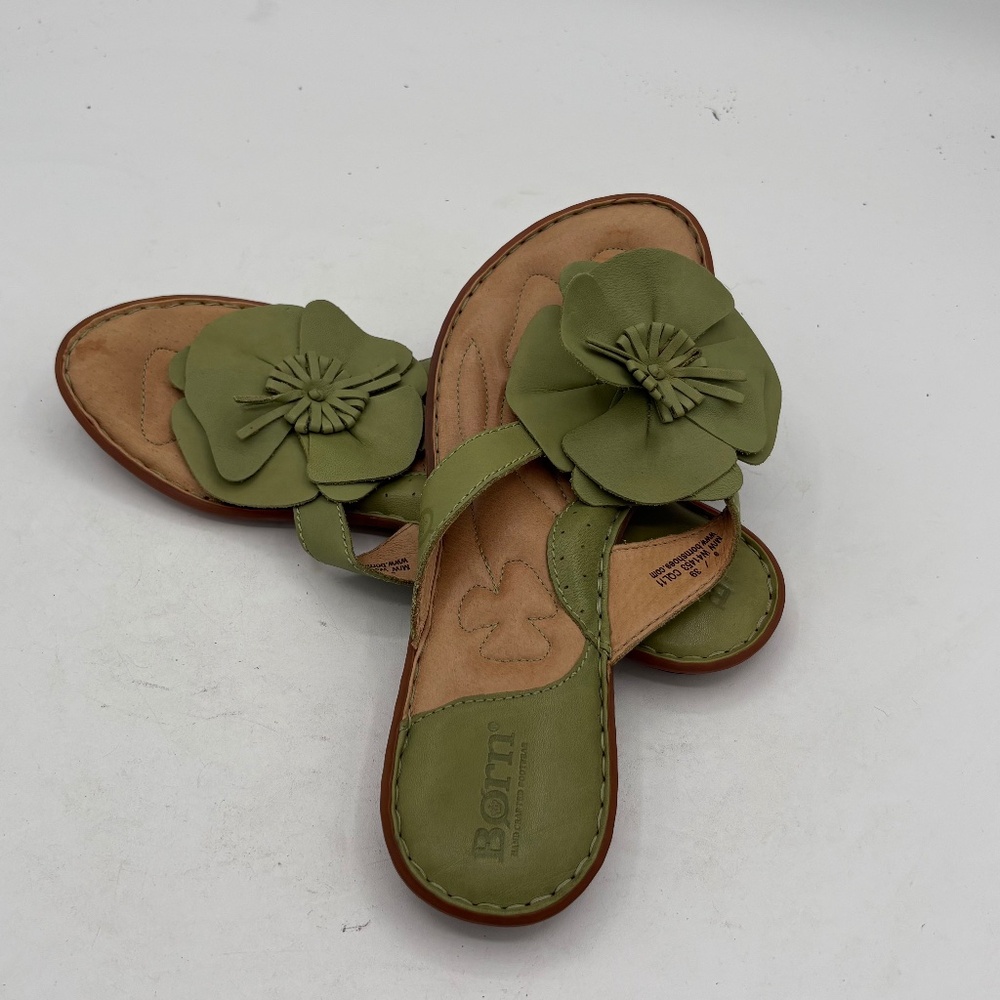 BORN Size 8/39 Green Flower Leather Thong Style Slides Sandals - Picture 2 of 8